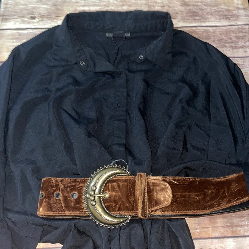 🦋Metaphor Black Front Snap Fastener, Size Medium